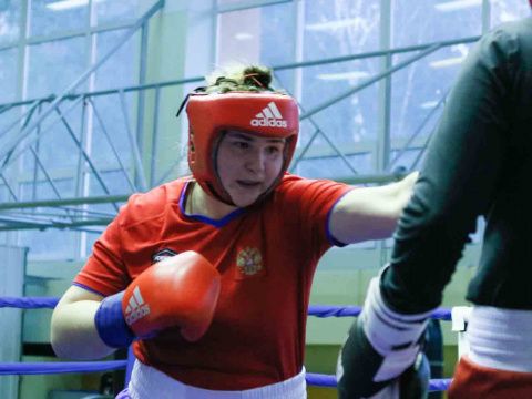 Российская спортсменка Кристина Ткачева вышла в полуфинал чемпионата мира по боксу среди женщин
