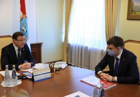 Генеральный секретарь Федерации бокса России на встрече с губернатором Самарской области поднял вопрос о патриотическом воспитании молодежи