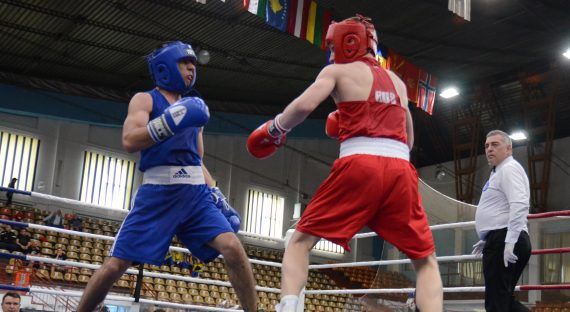 Российские боксеры провели первые бои на первенстве Европы по боксу среди юношей и девушек 15-16 лет