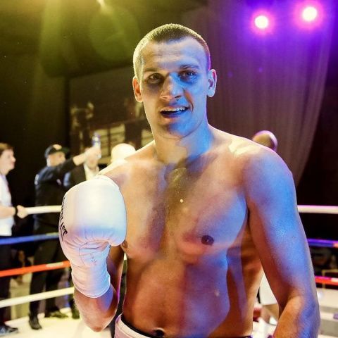 Менеджер Максима Власова назвал титульный бой с Джо Смитом самым главным в карьере российского боксера