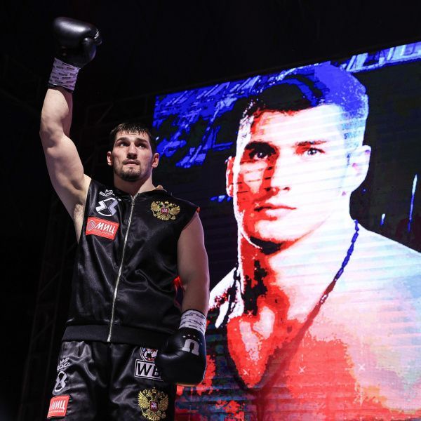 Алексей Папин перенес операцию, и его бой с чемпионом WBC Илунгой Макабу откладывается