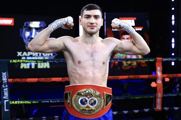 Харитон Агрба победил Петра Петрова на турнире в Москве