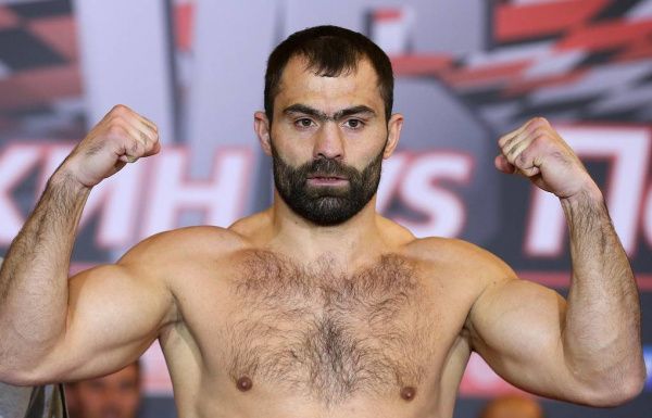 Рахим Чахкиев: Александр Емельяненко, ты загоняешь меня в клетку, но я предлагаю тебе классику - бокс, причём профессиональный бокс 