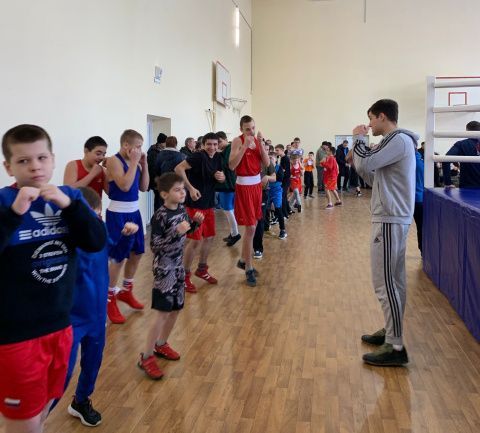 Боксеры сборной России провели мастер-класс в первом зале Ярослава Дороничева