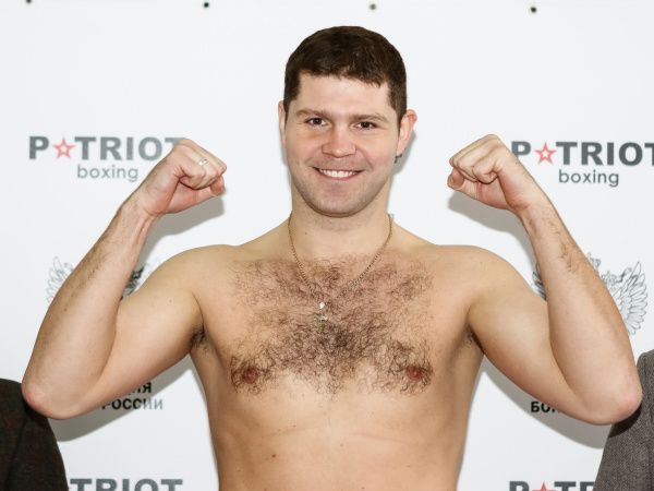 Участники боксерского шоу в Серпухове уложились в лимиты весовых категорий