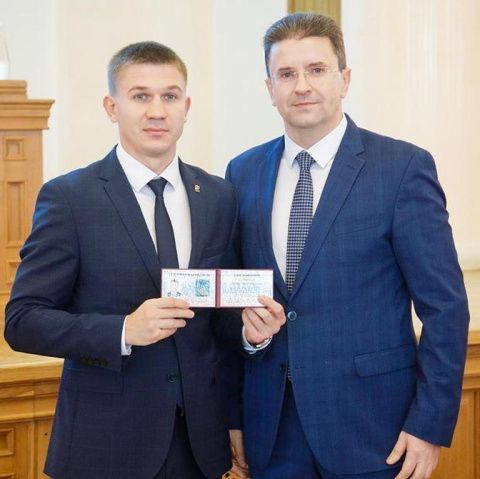 Виталий Дунайцев получил удостоверение об избрании депутатом Белгородской областной думы
