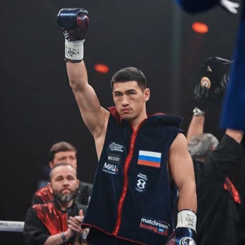 Дмитрий Бивол в Екатеринбурге победил Умара Саламова и защитил пояс WBA (Super)