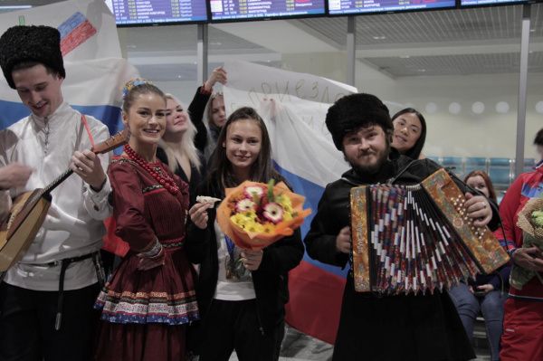 Женская сборная России вернулась в Москву с триумфального чемпионата мира
