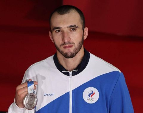 МАГОМЕДАЛИЕВА И ГАДЖИМАГОМЕДОВ: МИНУС ДВА, НО ОДИН В УМЕ