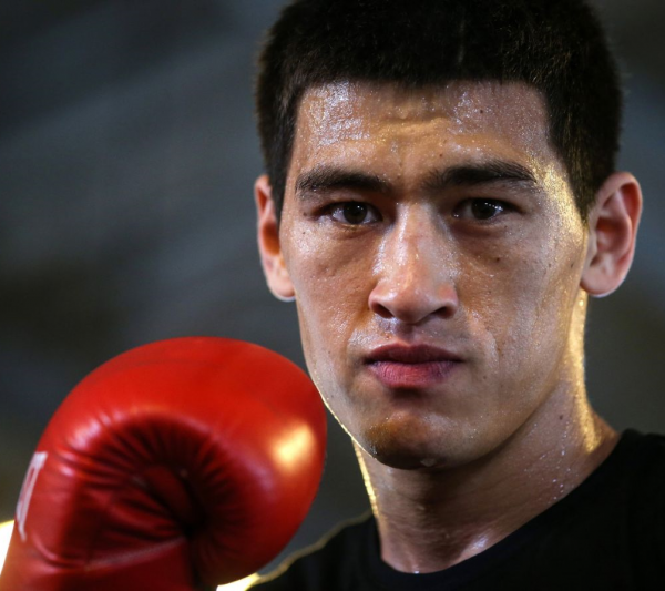 "Надеюсь смогу настроить команду": Дмитрий Бивол о роли тренера на новогоднем боксерском турнире в Сочи