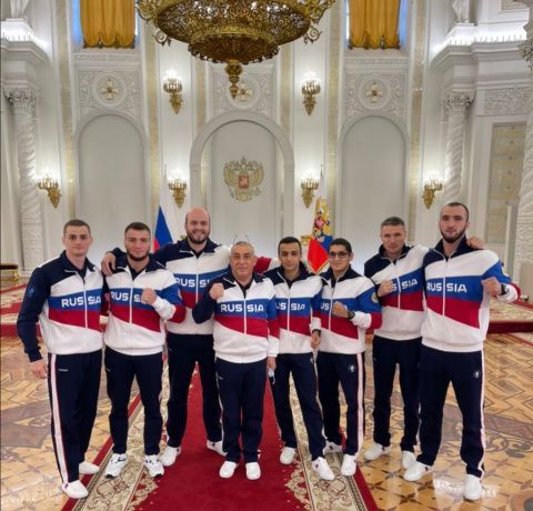 Мужская сборная команда России по боксу встретилась с Владимиром Путиным