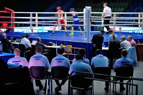 В Оренбурге завершился третий соревновательный день первенства России по боксу среди юниоров 17-18 лет.