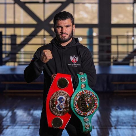 Артур Бетербиев получил травму, его бой с Дайнесом перенесен