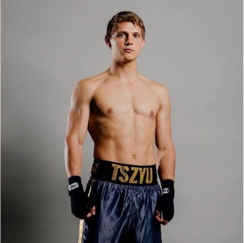 Никита Цзю успешно дебютировал на профессиональном ринге