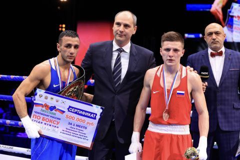 Габил Мамедов и Андрей Замковой выиграли золотые медали на турнире «Лига Ставок. Чемпионат России по боксу среди мужчин»