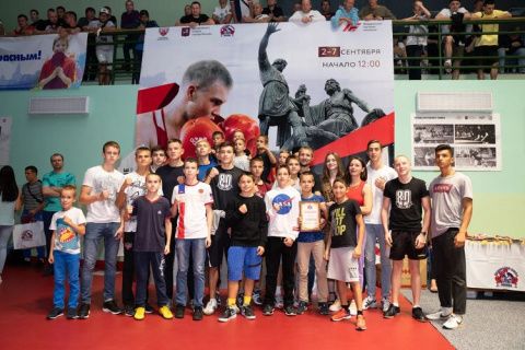 Федерация бокса России отметила чемпионов и призёров чемпионата по боксу города Москвы среди мужчин 