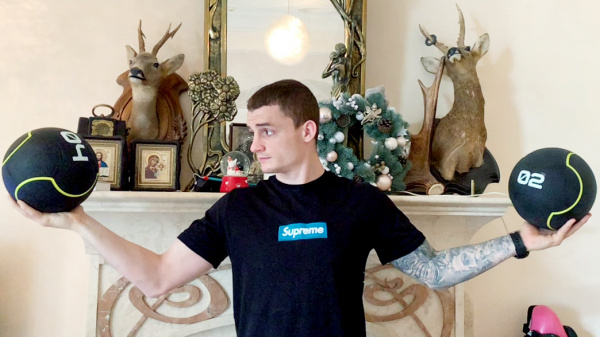 Недоступное море, наслаждение тишиной и домашний зоопарк: карантин с Глебом Бакши