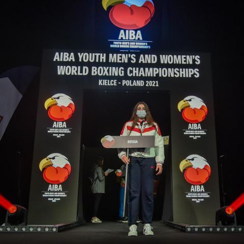 Российские боксеры начинают свое выступление на юниорском первенстве мира в Польше