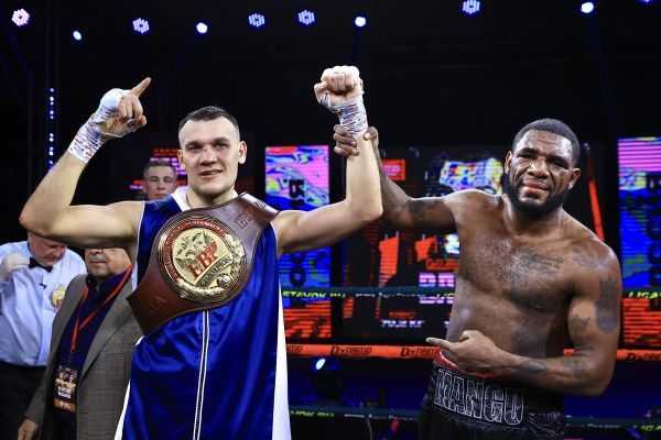 Максим Власов в Москве победил Феликса Валеру 