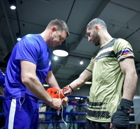 Михаил Алоян и Алексей Мазур пожелали успехов российским боксерам на европейском отборе 