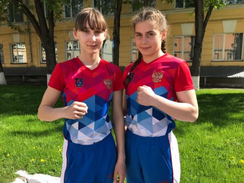 Сборная команда России по боксу среди девушек 15-16 лет получила экипировку в Москве