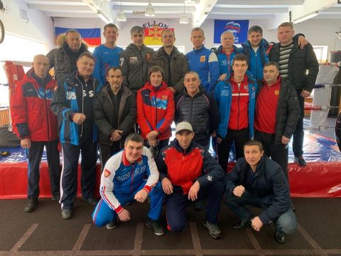 Тренерский состав сборной команды России по боксу сдал экзамен на звезды AIBA 