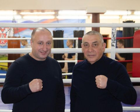 Виктор Фархутдинов посетил центры подготовки боксёров в Псковской области