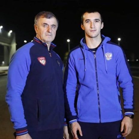 Федерация бокса России подарила автомобиль лучшему тренеру России 2019 года Рашидбеку Ахмедову