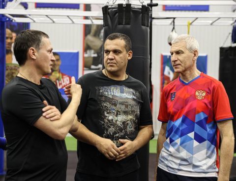 Министр спорта России и Президент AIBA провели совместную тренировку с олимпийскими чемпионами по боксу