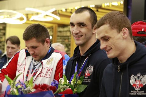 Президент РФ Владимир Путин поздравил Муслима Гаджимагомедова, Глеба Бакши и Андрея Замкового с победами на чемпионате мира