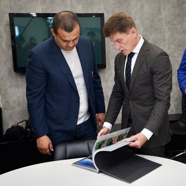 Умар Кремлёв и Олег Кожемяко обсудили развитие бокса в Приморском крае 