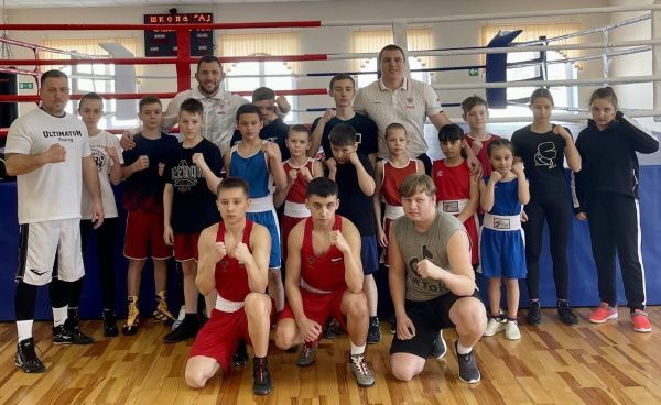 Боксёры сборной России провели мастер-класс для юных спортсменов
