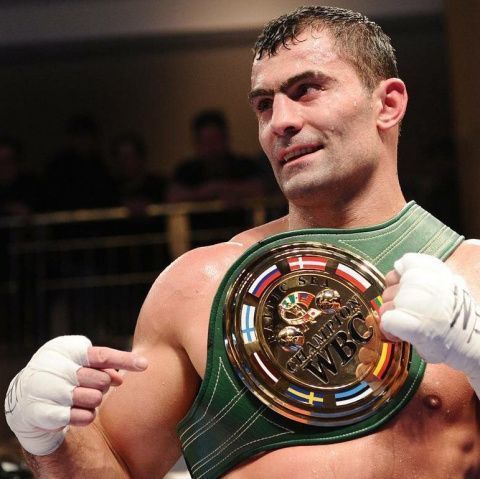 Рахим Чахкиев: побеждая на чемпионате России по боксу, становишься одним из фаворитов на международной арене 