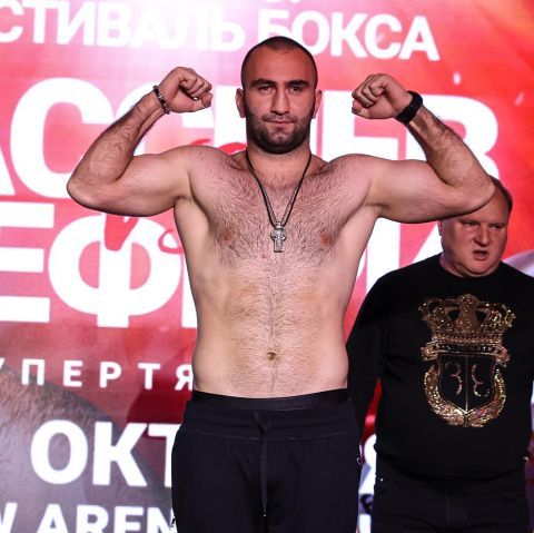 Мурат Гассиев победил Нури Сефери в главном поединке шоу "Столото. Фестиваль бокса" в Сочи