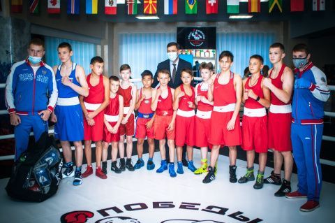 В Каменске-Уральском открылась школа бокса "Гонг победы" имени Александра Николаева