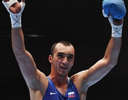 Муслим Гаджимагомедов и Иван Верясов вышли в четвертьфинал европейской квалификации 